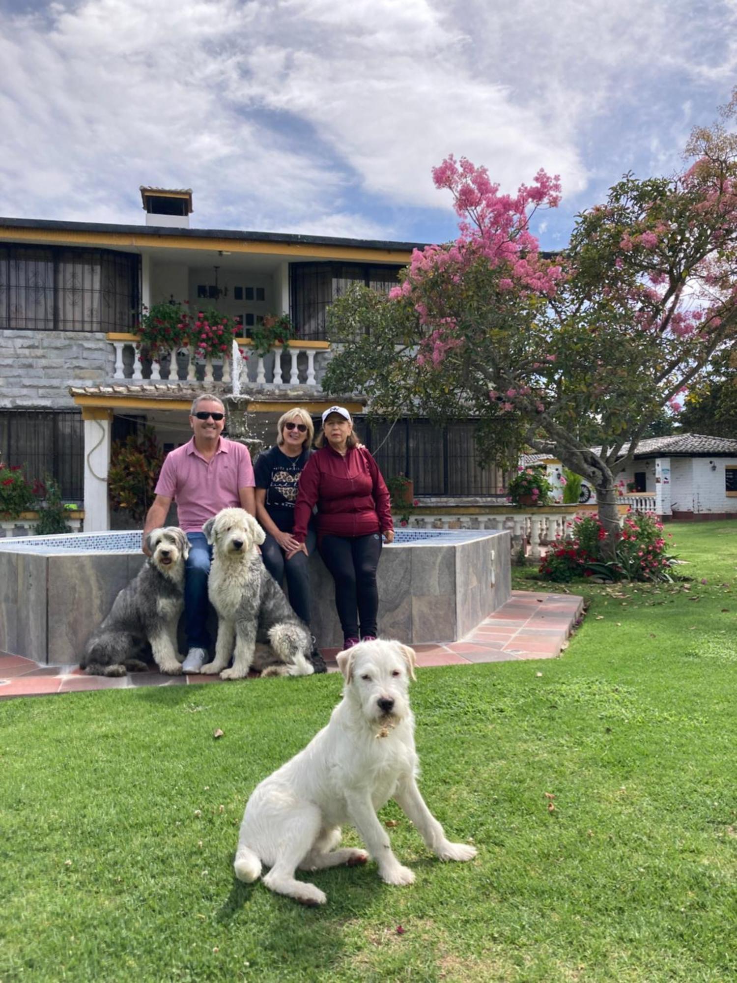 Hosteria Casa Silva Checa Exterior photo